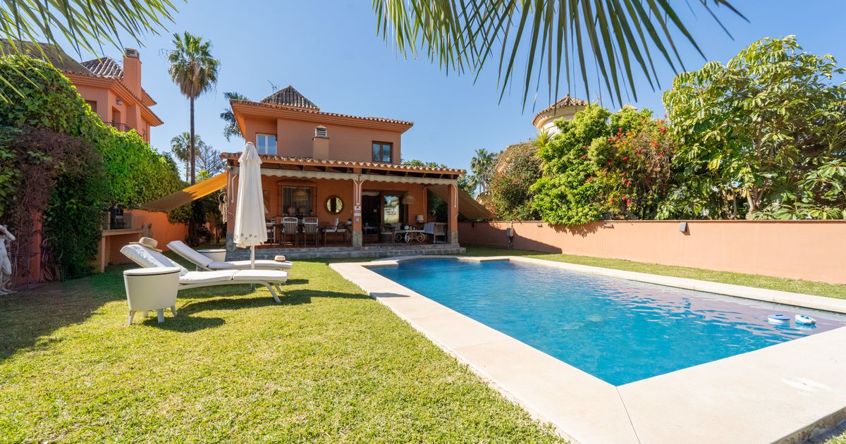 Villa in Mijas Costa, Sierrezuela, Mijas Costa, 5/12