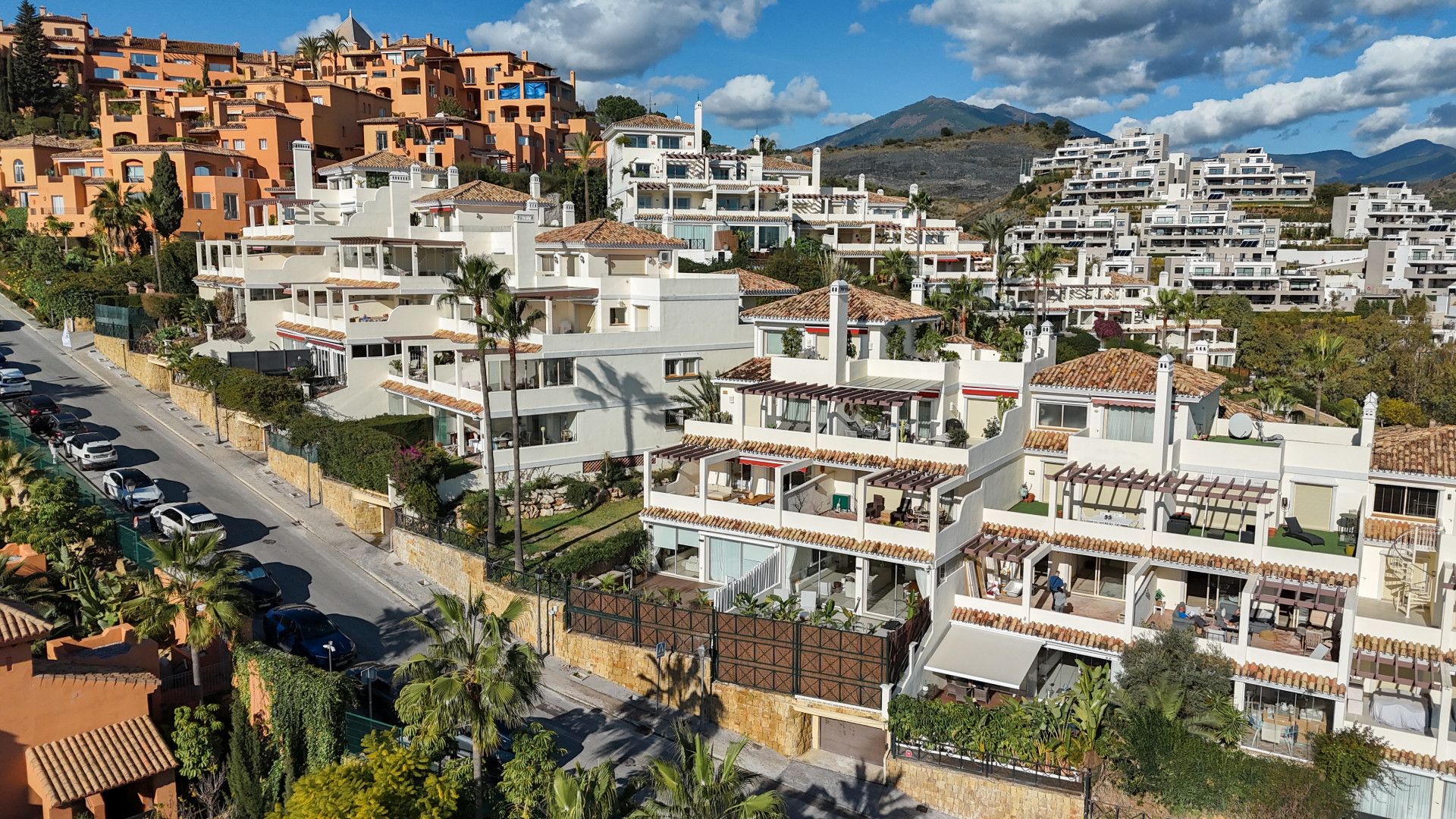 Apartment in Nueva Andalucia, Palacetes Los Belvederes, Nueva Andalucia, 8/12