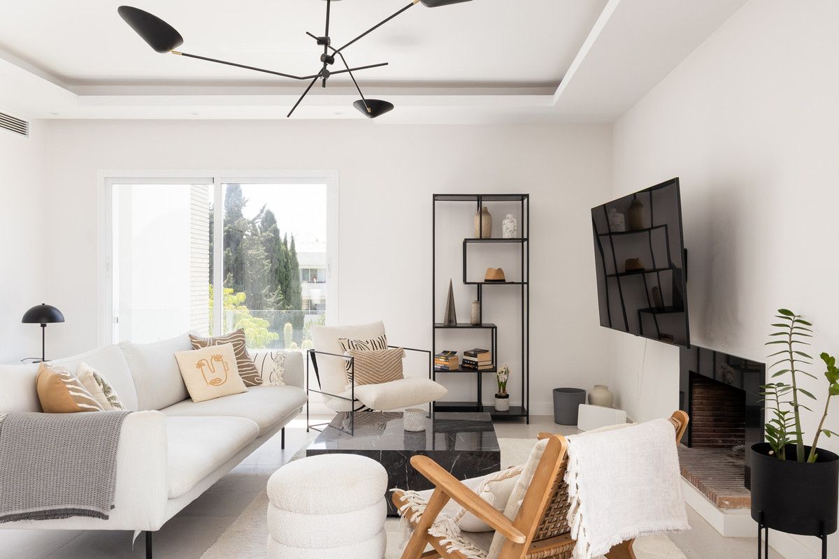 Apartament na środkowym piętrze w Nueva Andalucía, Nueva Andalucía, 3/12