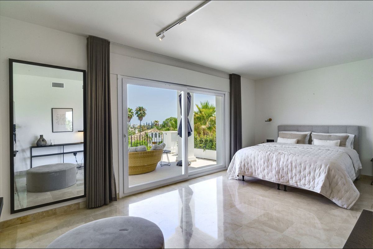 Detached Villa in Nueva Andalucía, Nueva Andalucía, 5/12