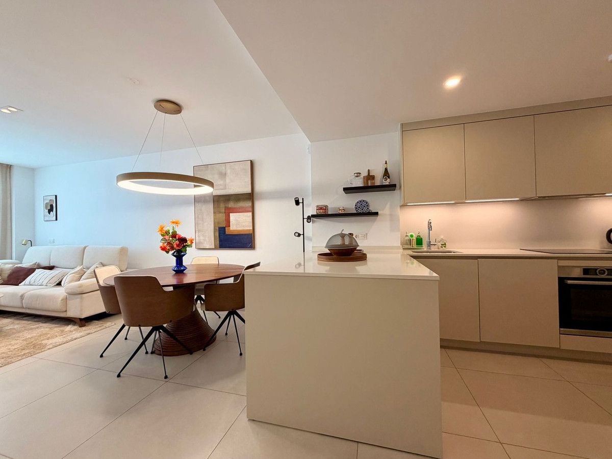 Mittelgeschoss-Apartment in Elviria, Elviria, 8/12