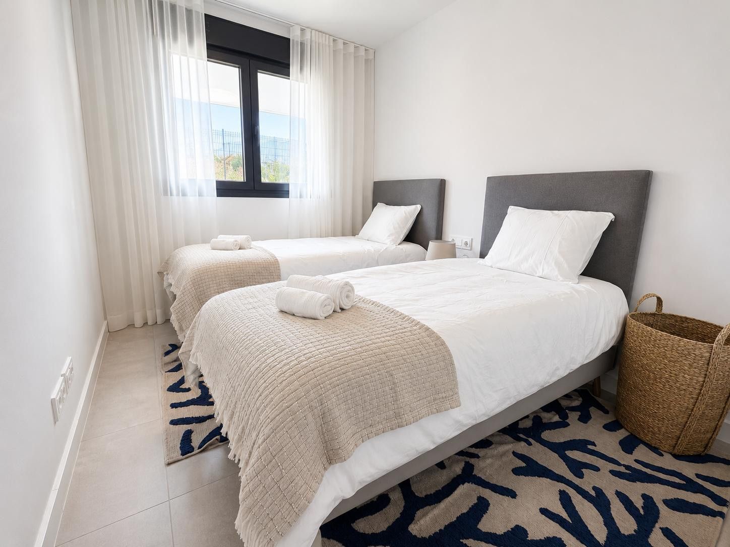 Ground Floor Apartment in Estepona, Estepona, 4/12
