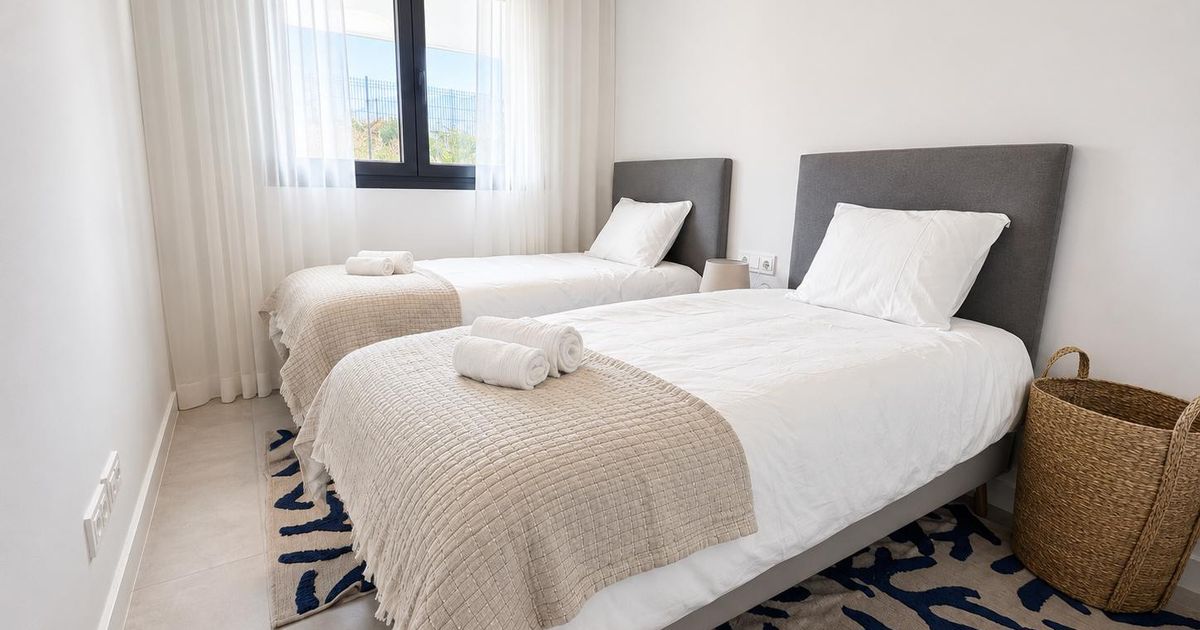 Ground Floor Apartment in Estepona, Estepona, 4/12