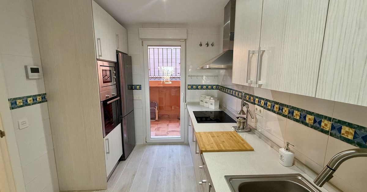 Townhouse in Cabopino, Cabopino, 4/12