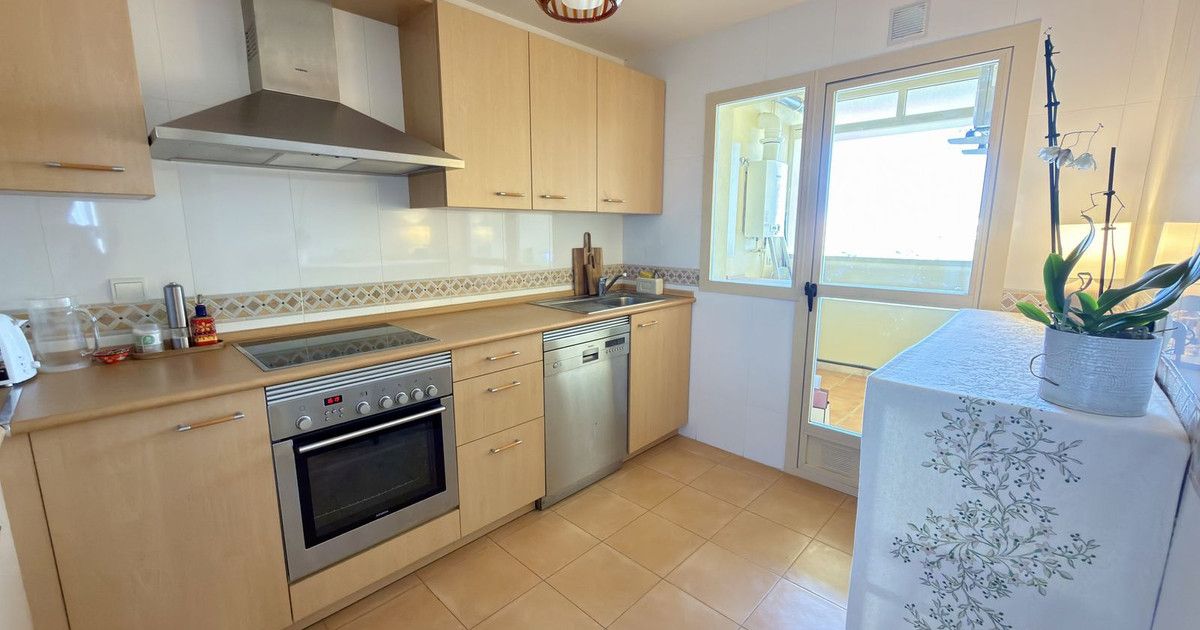 Middle Floor Apartment in El Faro, El Faro, 12/12