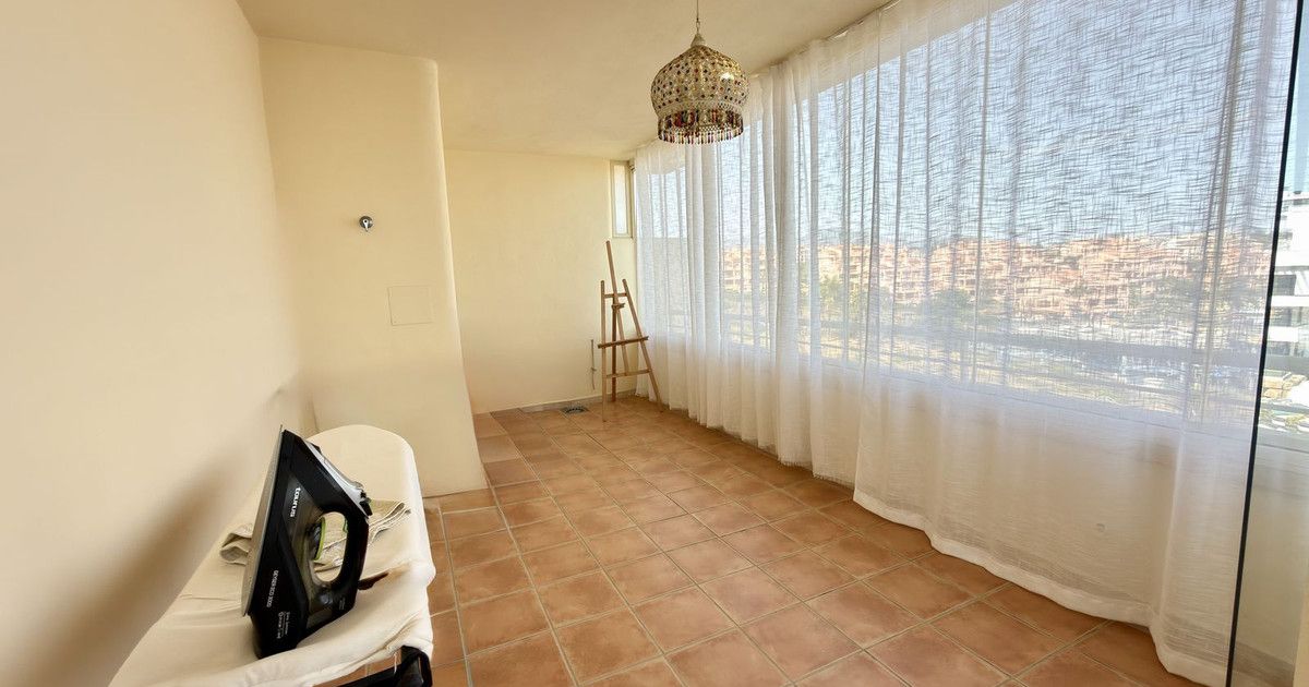 Middle Floor Apartment in El Faro, El Faro, 9/12