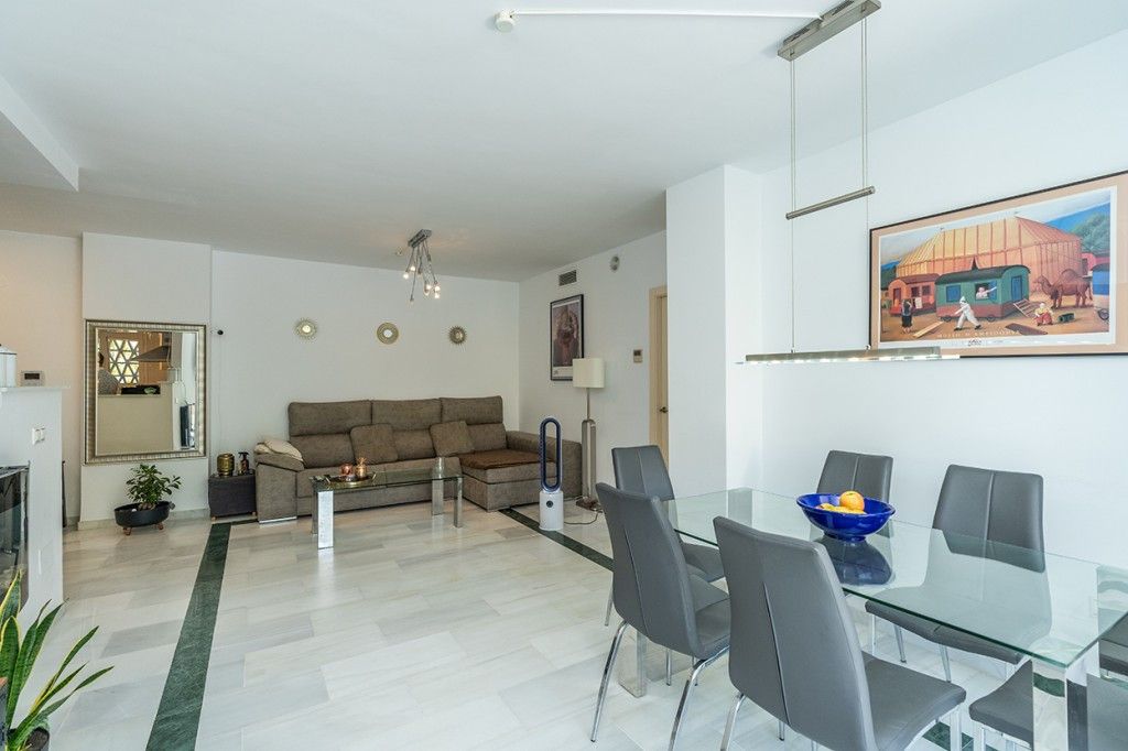 Appartement au rez-de-chaussée à Marbella, Marbella, 6/12