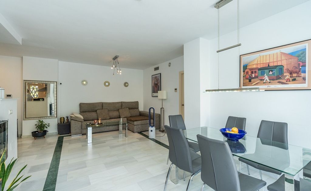 Appartement au rez-de-chaussée à Marbella, Marbella, 6/12