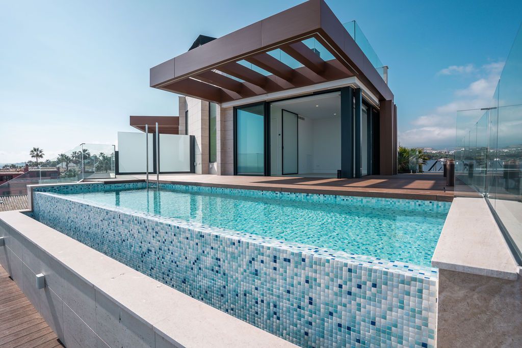 Duplex Penthouse in Estepona, Estepona, 12/12