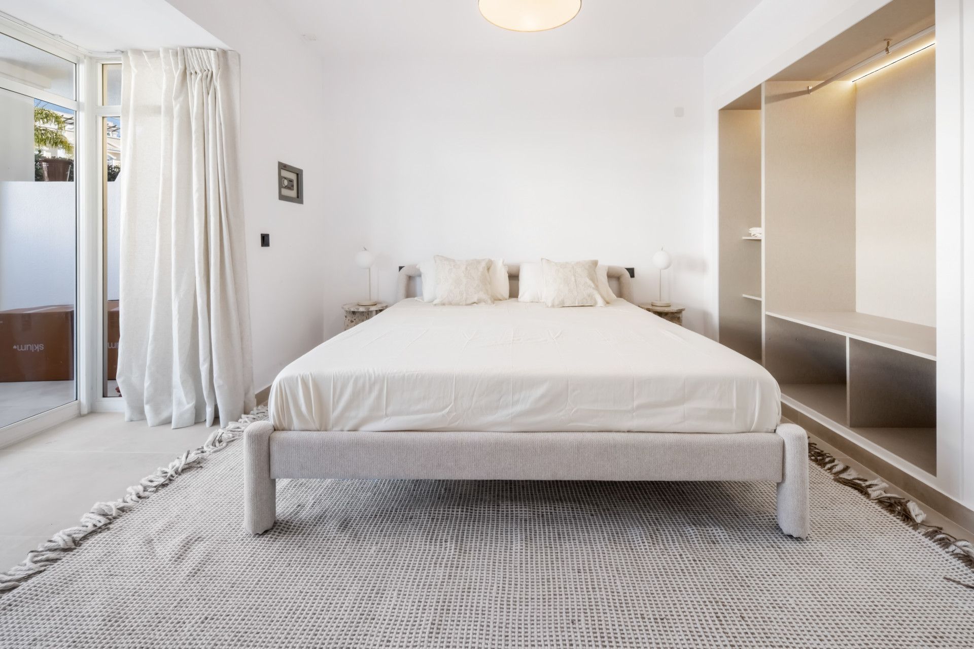 Apartment in Nueva Andalucia, Nueva Andalucia, 6/12