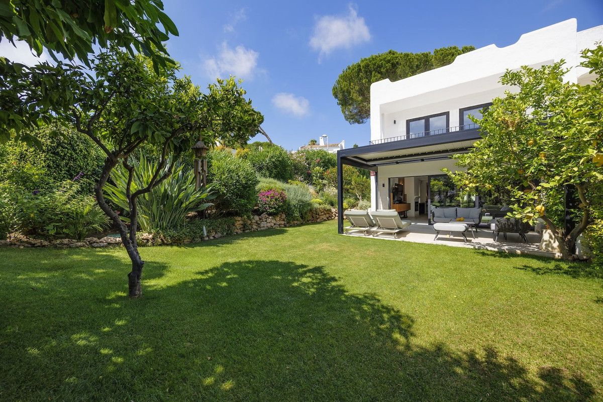 Maison Jumelée à Nueva Andalucía, Nueva Andalucía, 1/12