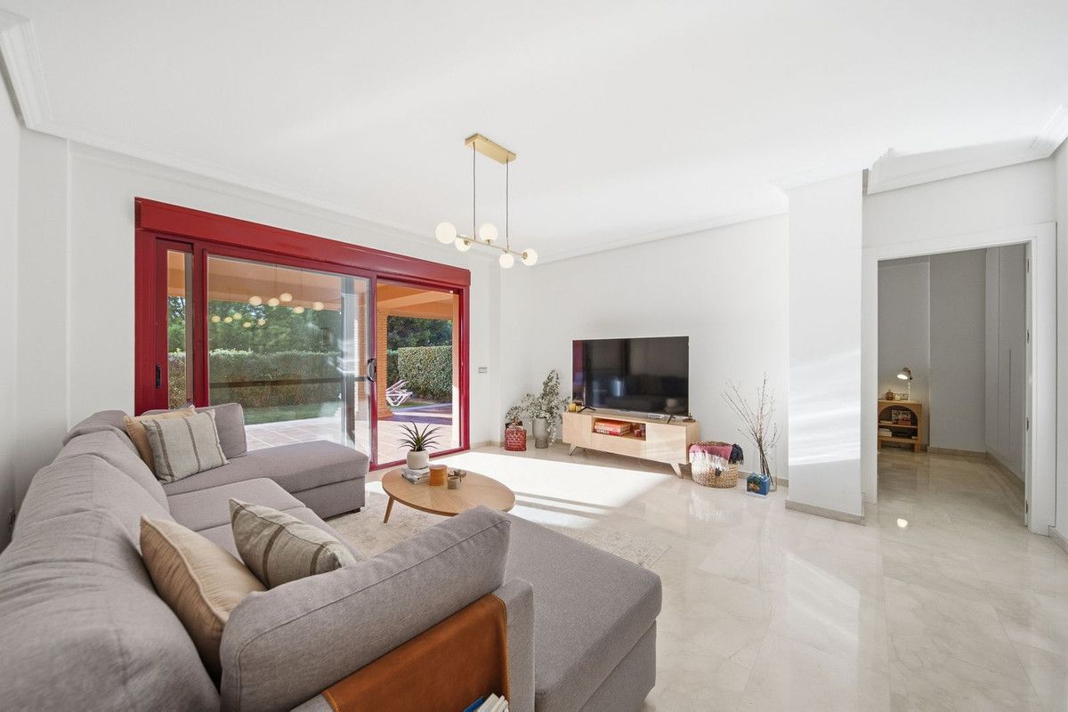 Ground Floor Apartment in Casares Playa, Casares Playa, 12/12