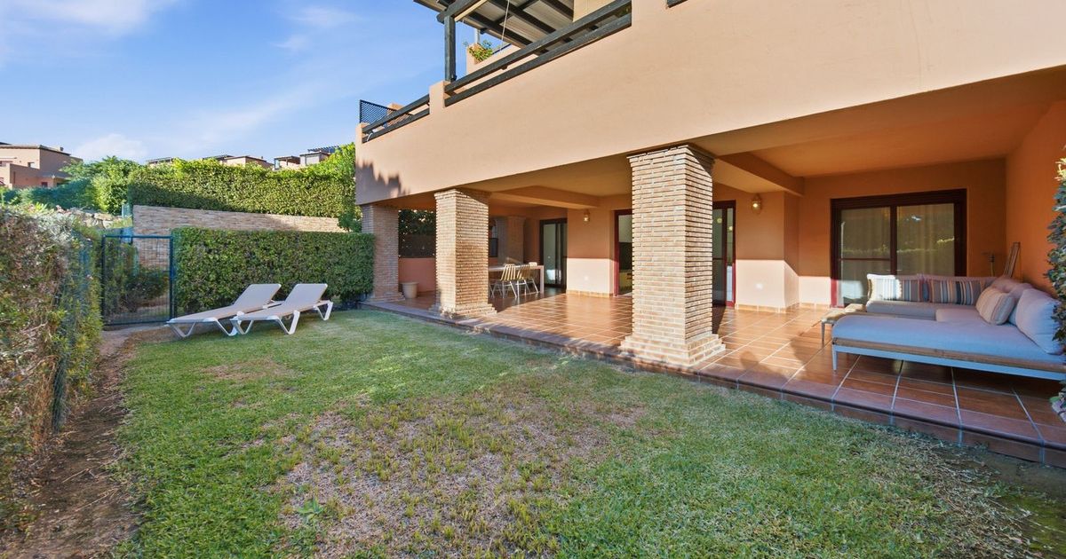 Ground Floor Apartment in Casares Playa, Casares Playa, 4/12