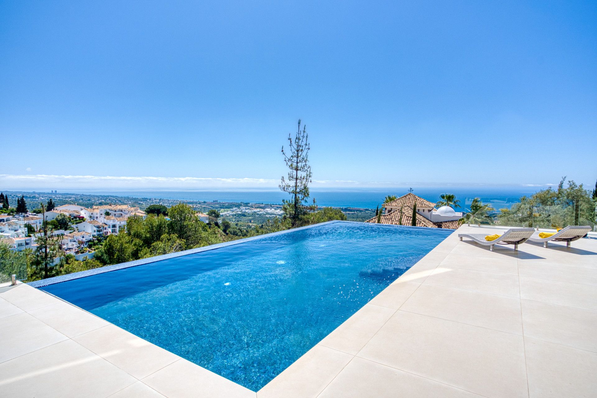 Villa in Marbella East, Los Altos de los Monteros, Marbella East, 1/12