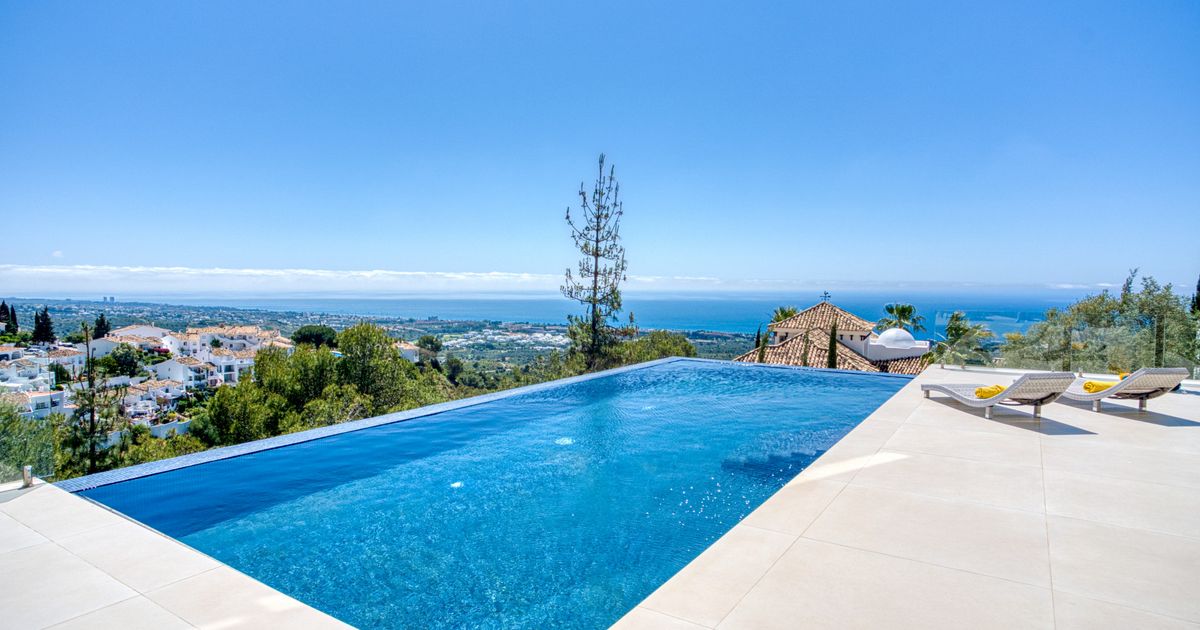 Villa in Marbella East, Los Altos de los Monteros, Marbella East, 1/12