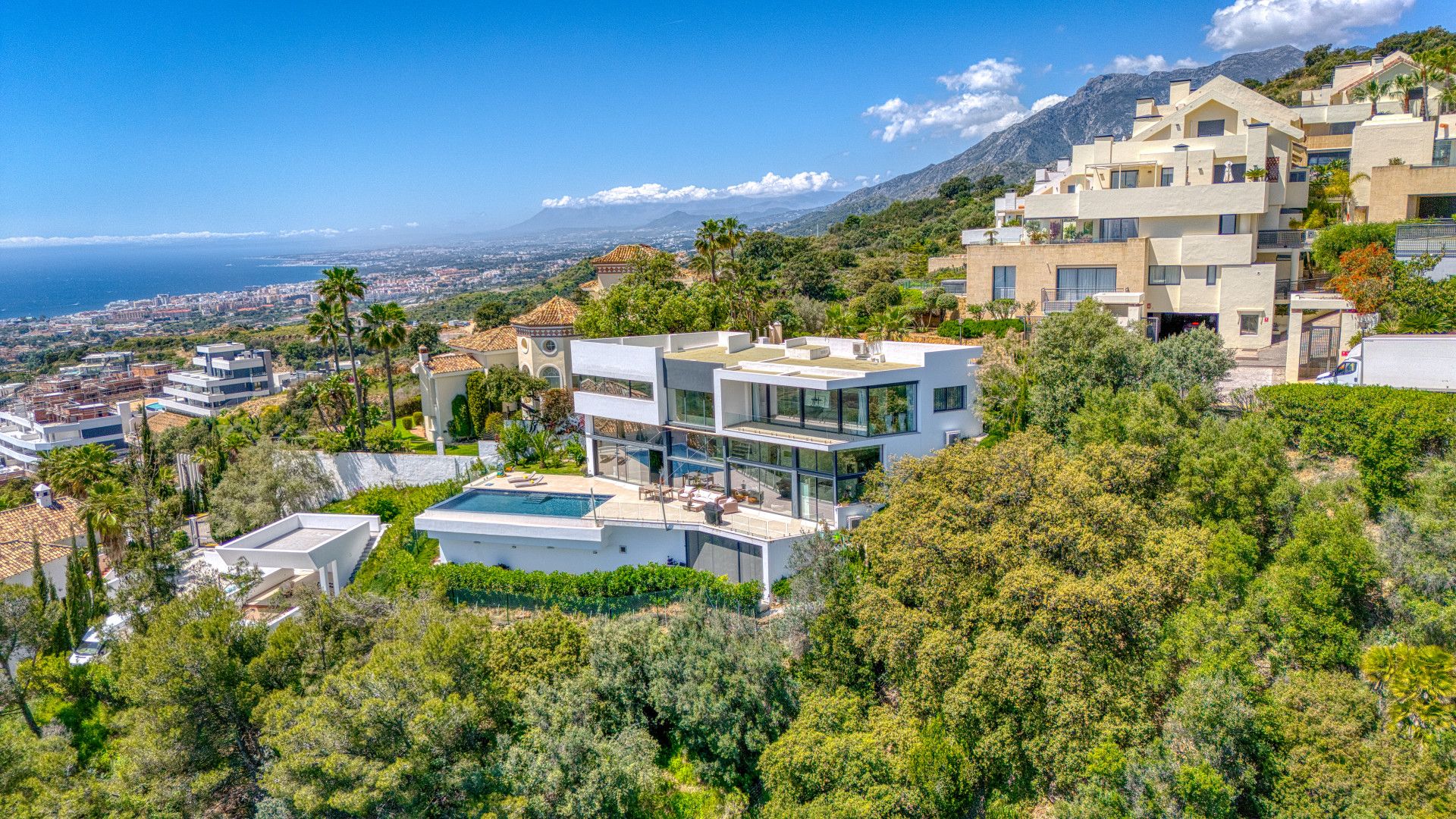 Villa in Marbella East, Los Altos de los Monteros, Marbella East, 10/12