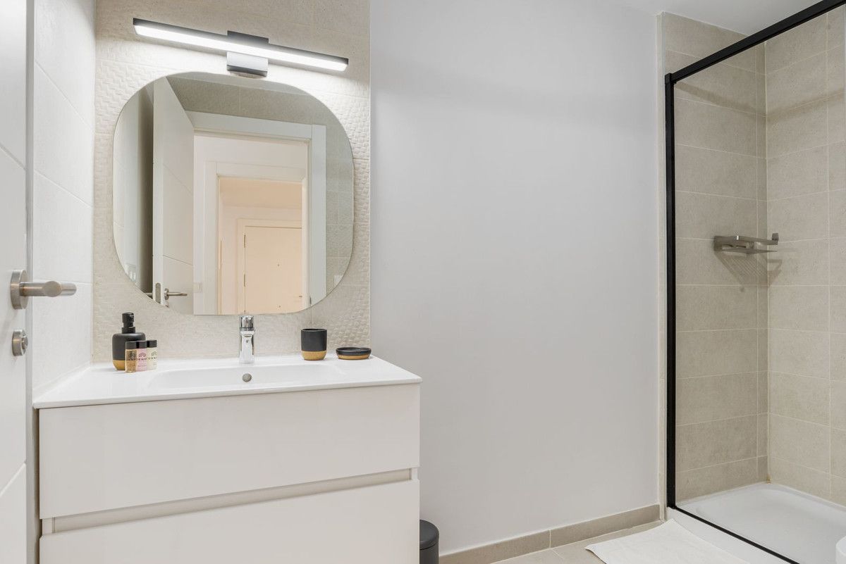 Apartment in der mittleren Etage in Estepona, Estepona, 12/12