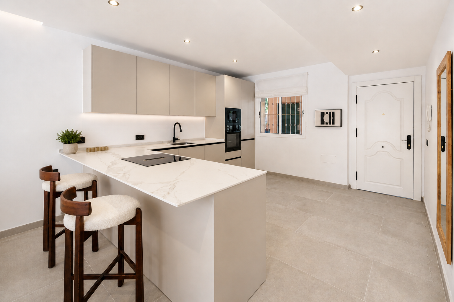 Erdgeschosswohnung in Nueva Andalucia, Nueva Andalucia, 6/12