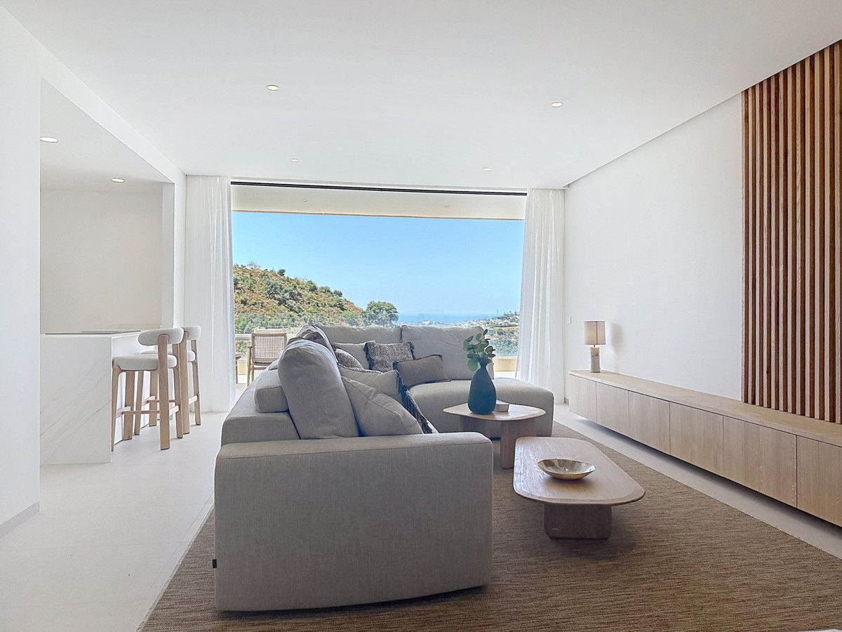 Middle Floor Apartment in Benahavís, Benahavís, 7/12
