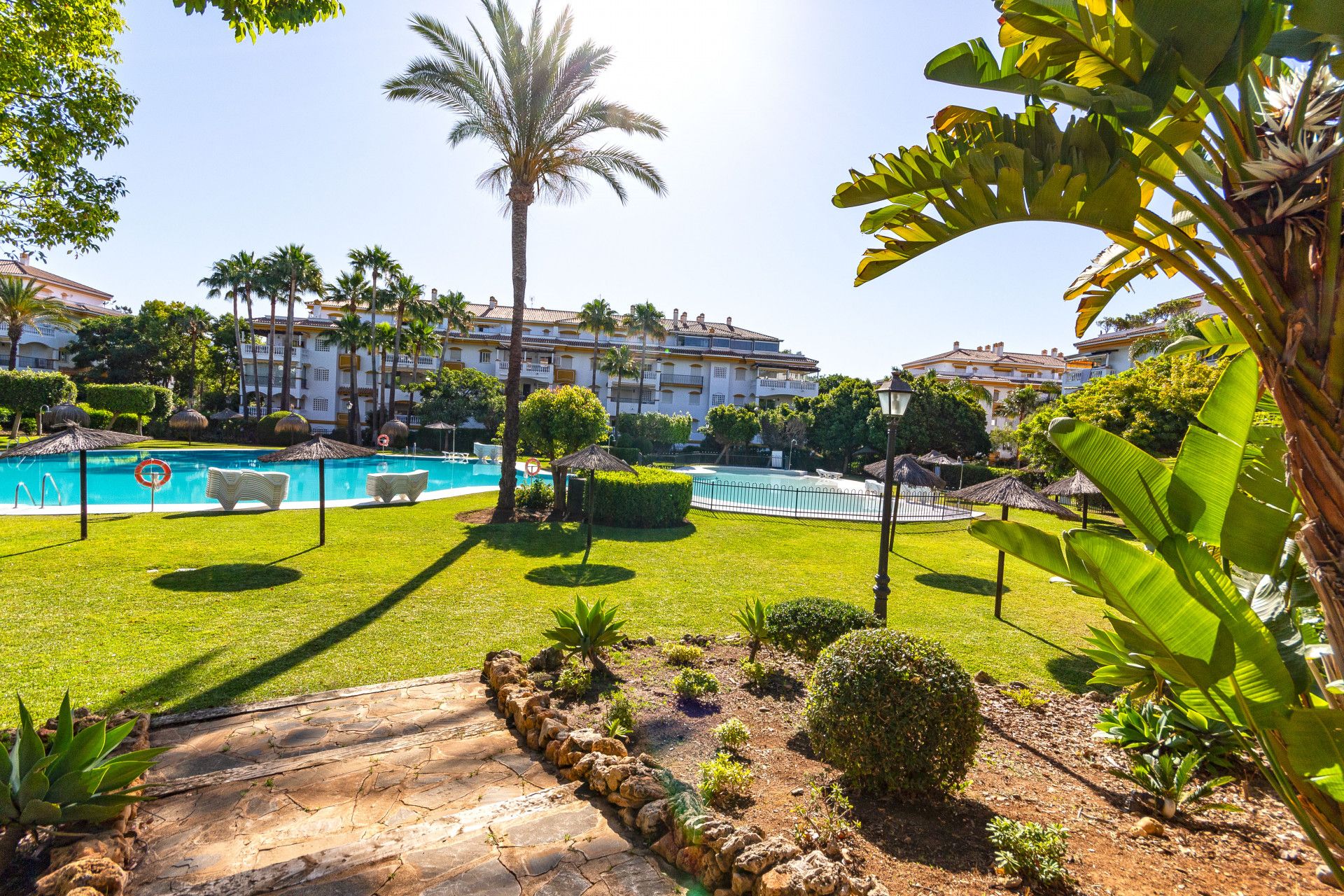 Ground Floor Apartment in Nueva Andalucia, La Dama de Noche, Nueva Andalucia, 1/12