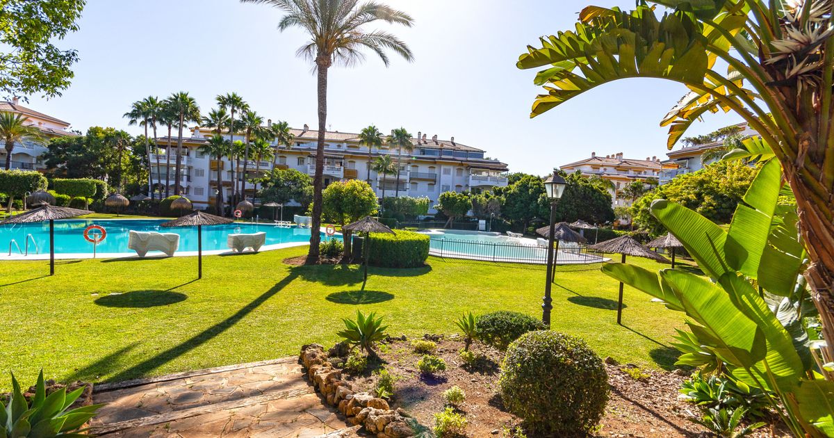 Ground Floor Apartment in Nueva Andalucia, La Dama de Noche, Nueva Andalucia, 1/12