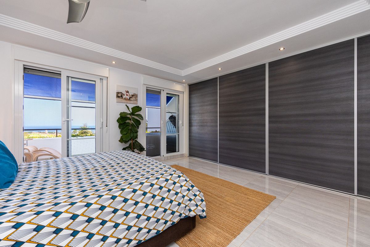 Townhouse in Calahonda, Calahonda, 4/12
