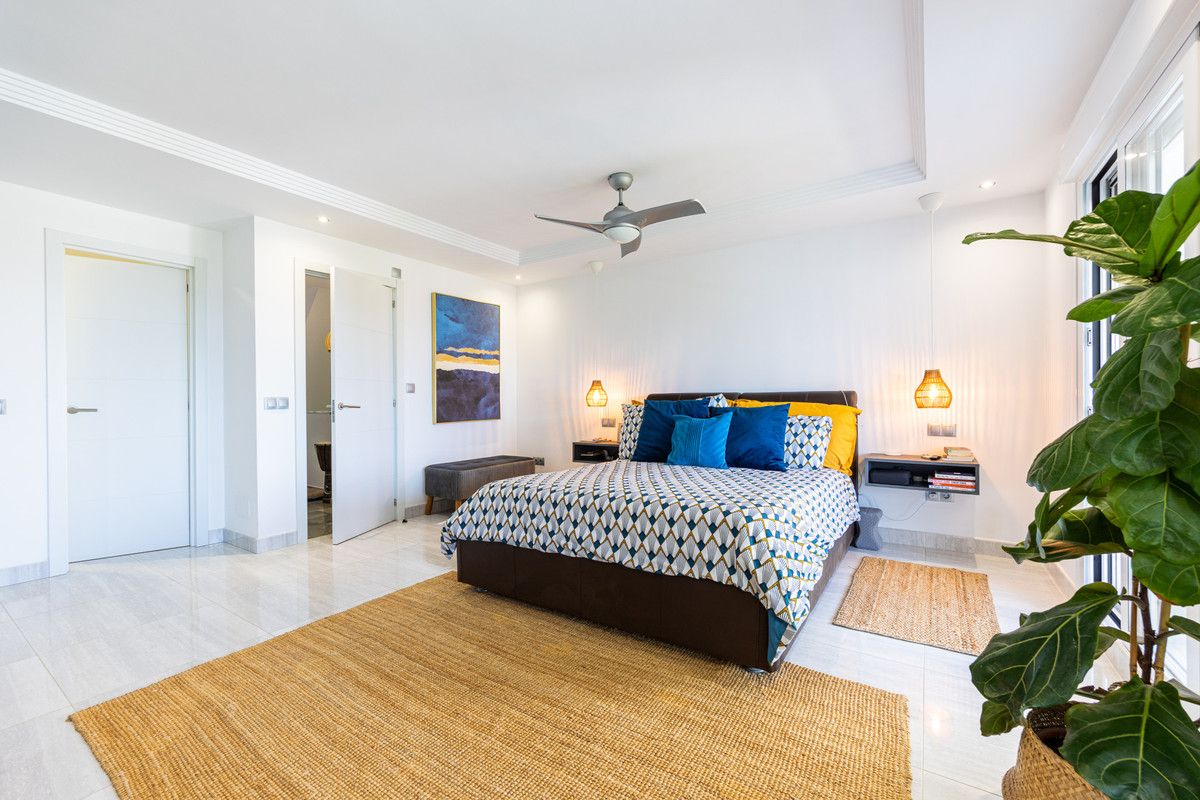 Townhouse in Calahonda, Calahonda, 6/12