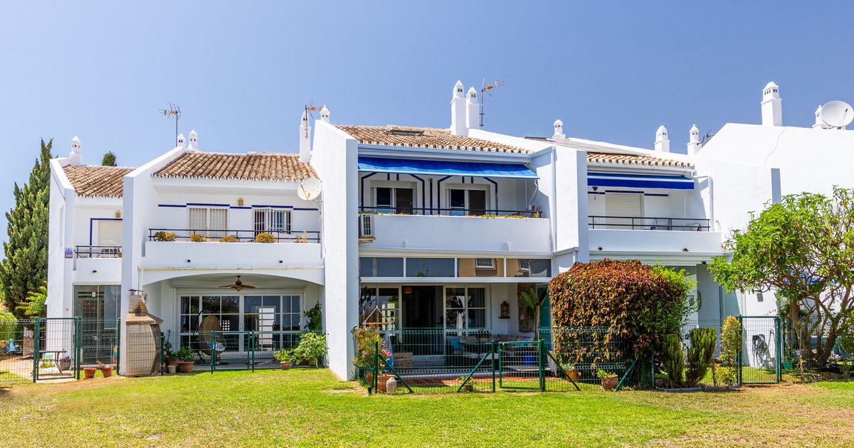 Townhouse in Calahonda, Calahonda, 8/12