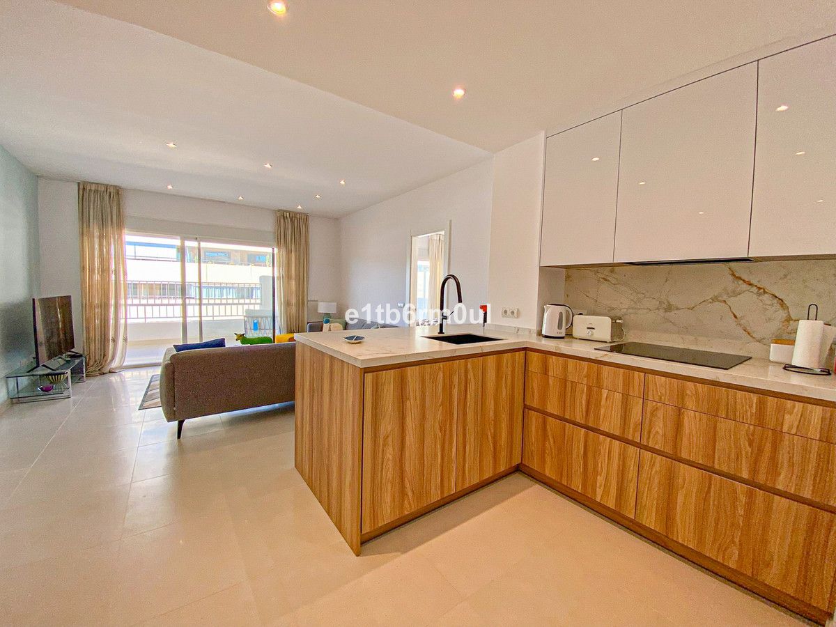Penthouse in The Golden Mile, The Golden Mile, 10/12