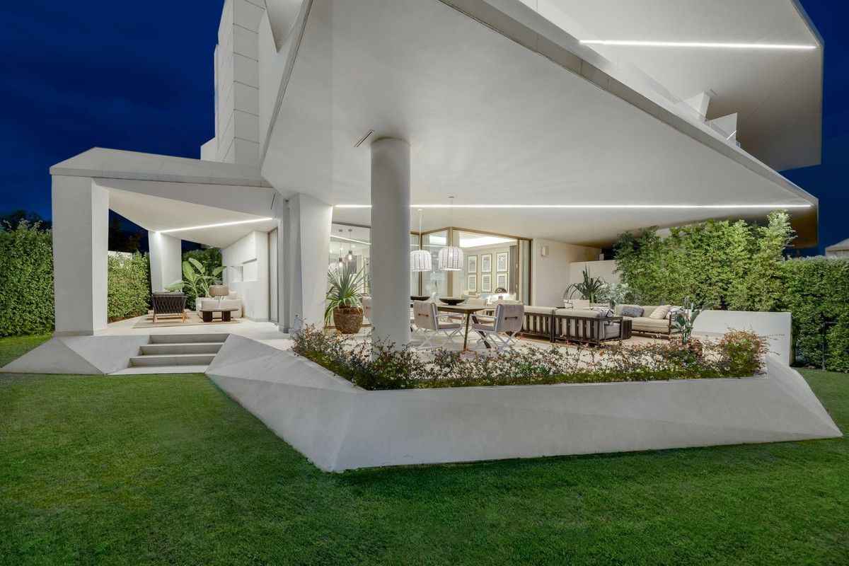 Maison Jumelée à Nueva Andalucía, Nueva Andalucía, 2/12