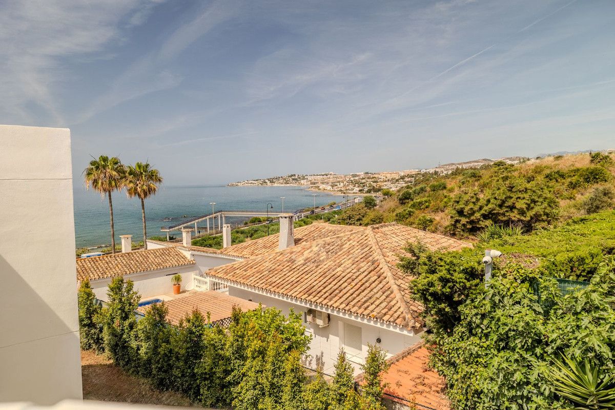Detached Villa in El Faro, El Faro, 2/12