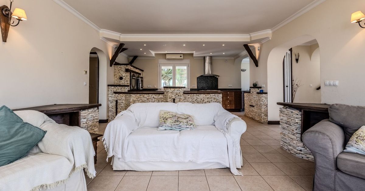 Detached Villa in El Faro, El Faro, 11/12