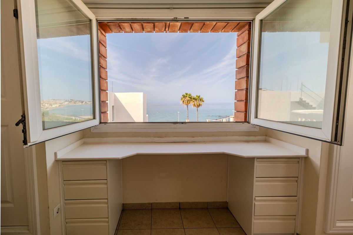 Detached Villa in El Faro, El Faro, 5/12