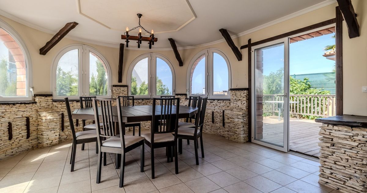 Detached Villa in El Faro, El Faro, 7/12