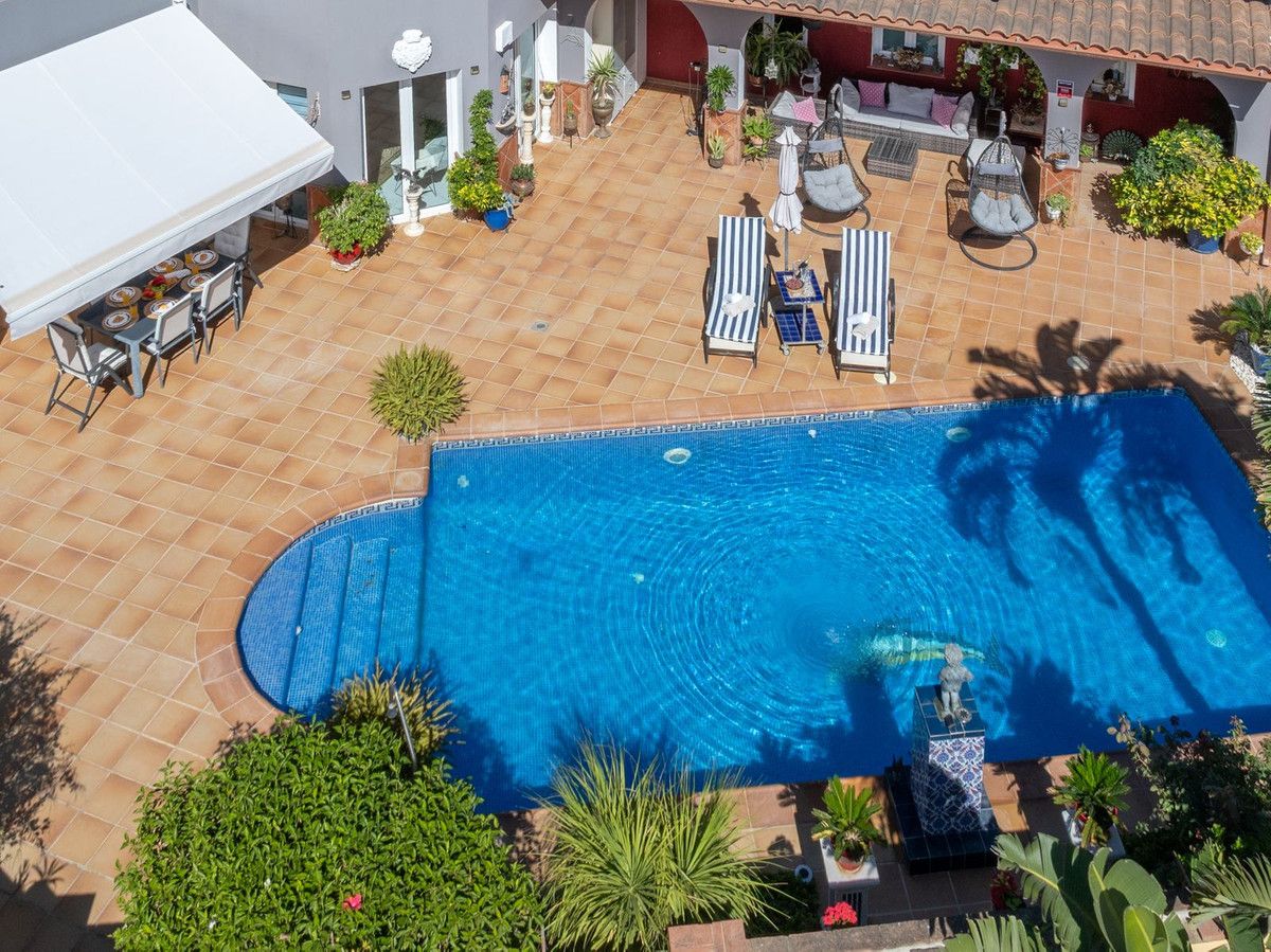 Detached Villa in Torrequebrada, Torrequebrada, 4/12