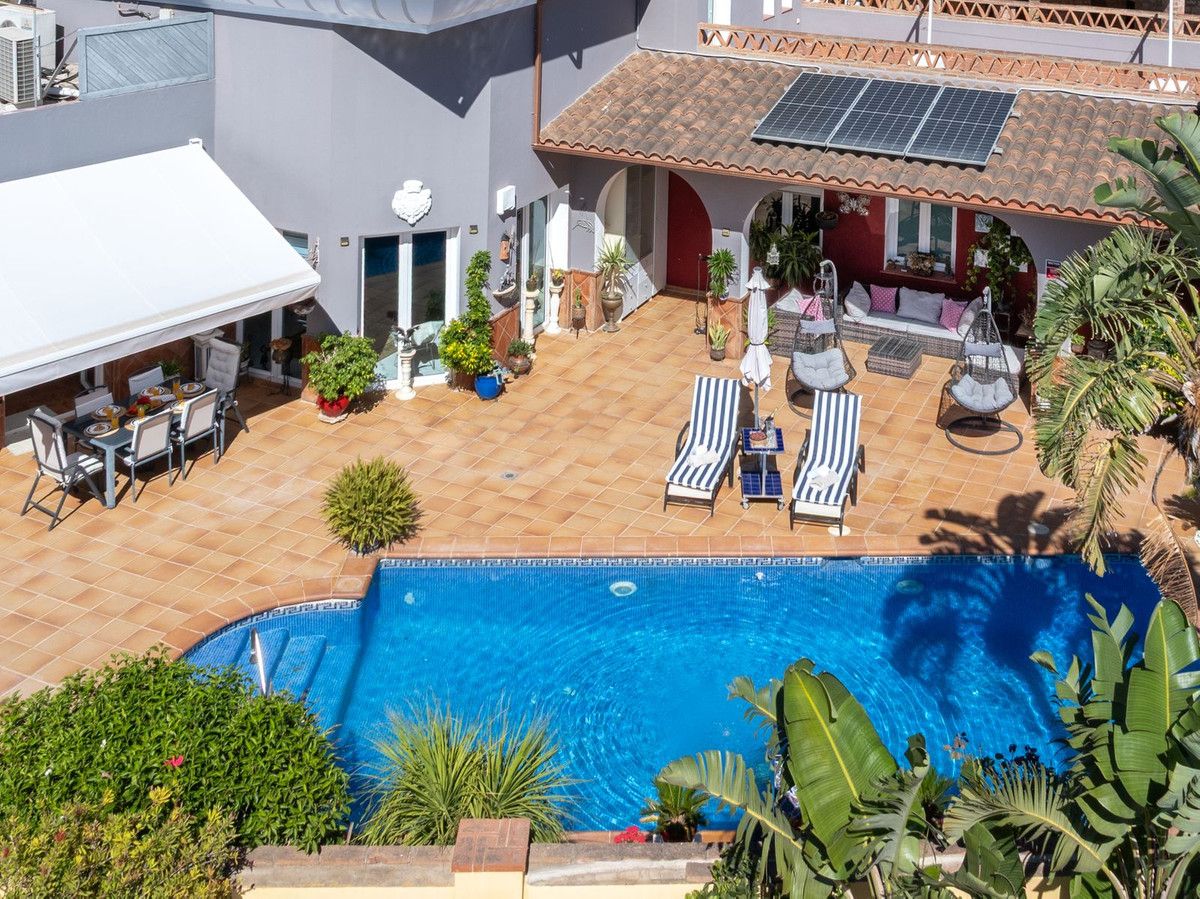 Detached Villa in Torrequebrada, Torrequebrada, 7/12