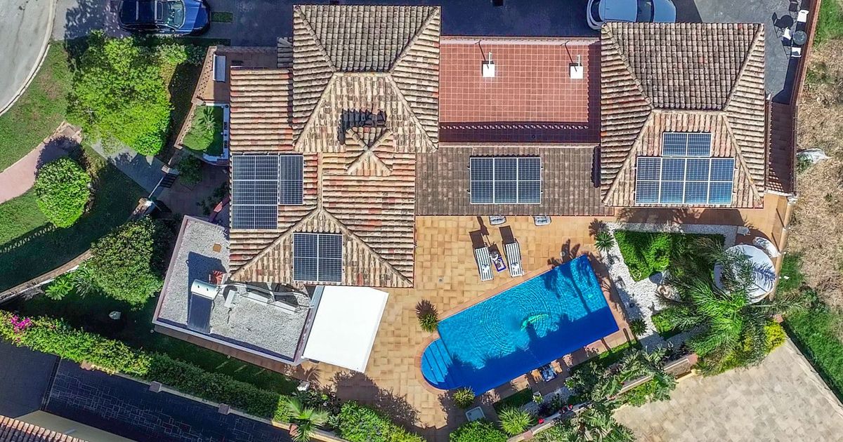Detached Villa in Torrequebrada, Torrequebrada, 10/12