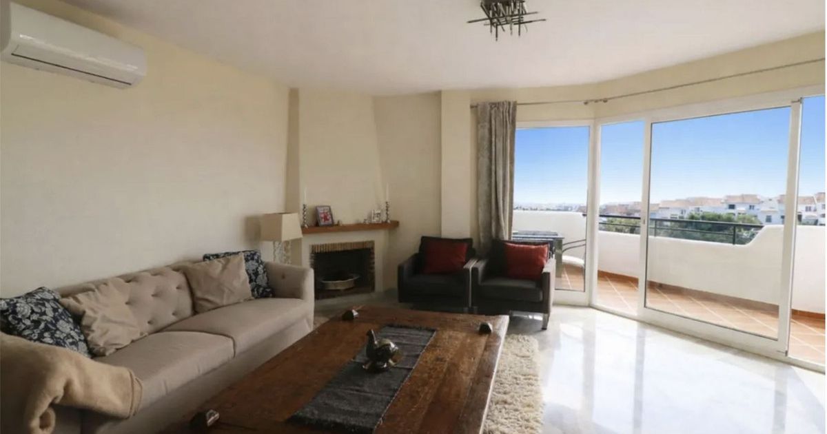 Middelste Verdieping Appartement in Calahonda, Calahonda, 4/12