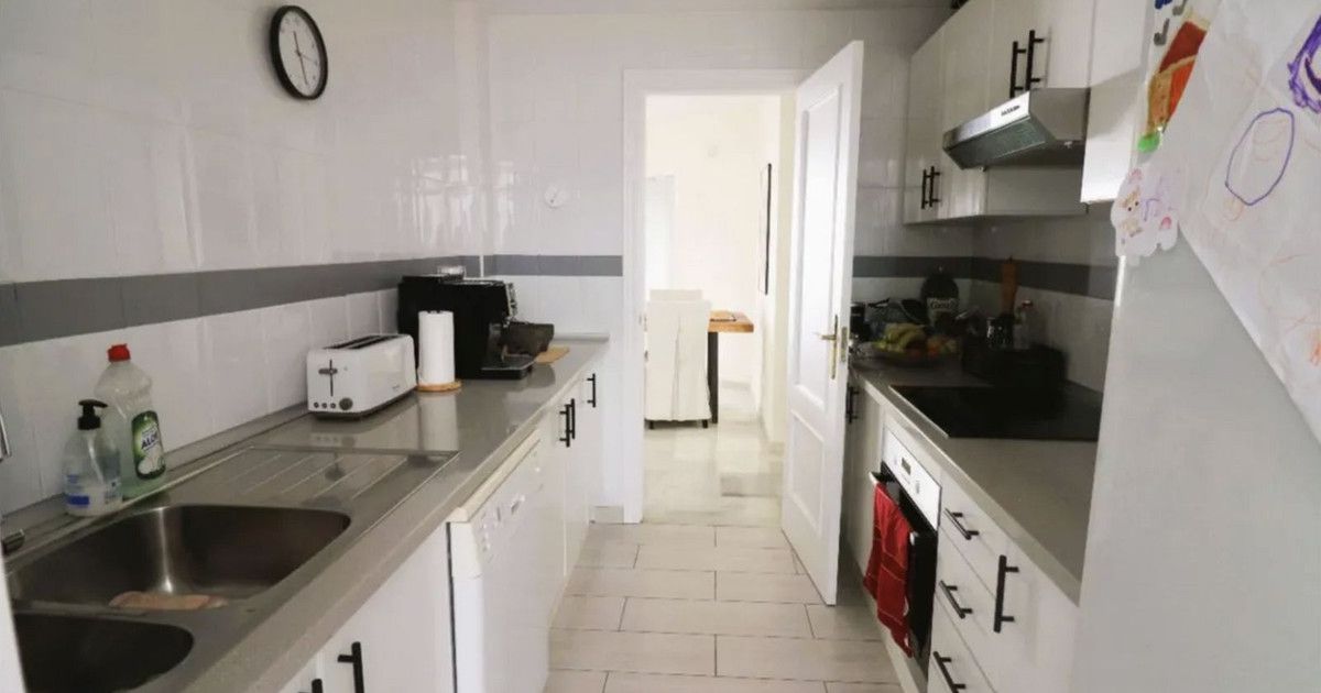 Middelste Verdieping Appartement in Calahonda, Calahonda, 6/12