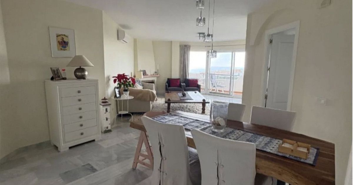 Middelste Verdieping Appartement in Calahonda, Calahonda, 7/12