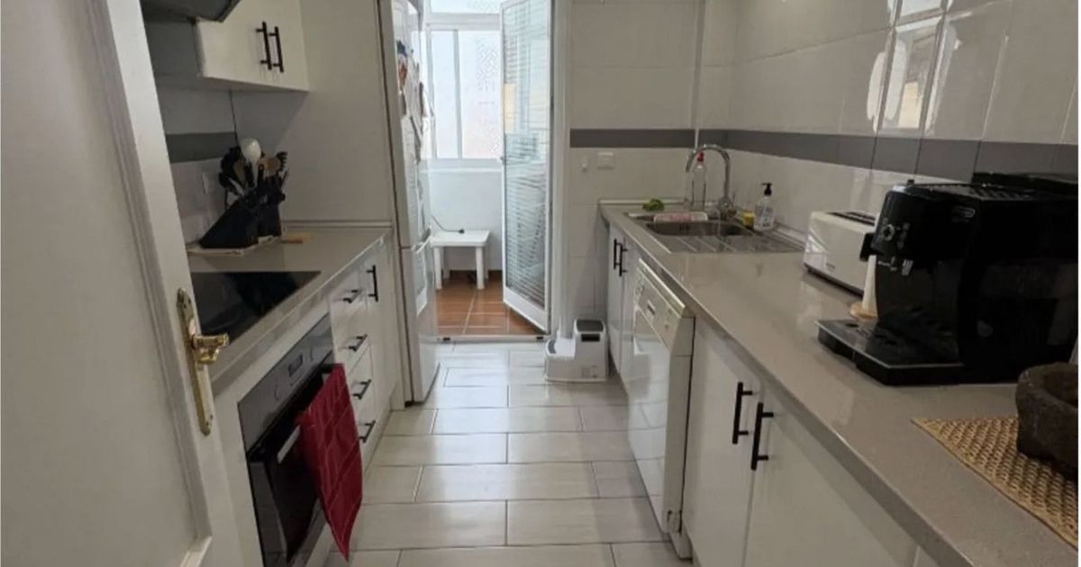 Middelste Verdieping Appartement in Calahonda, Calahonda, 8/12