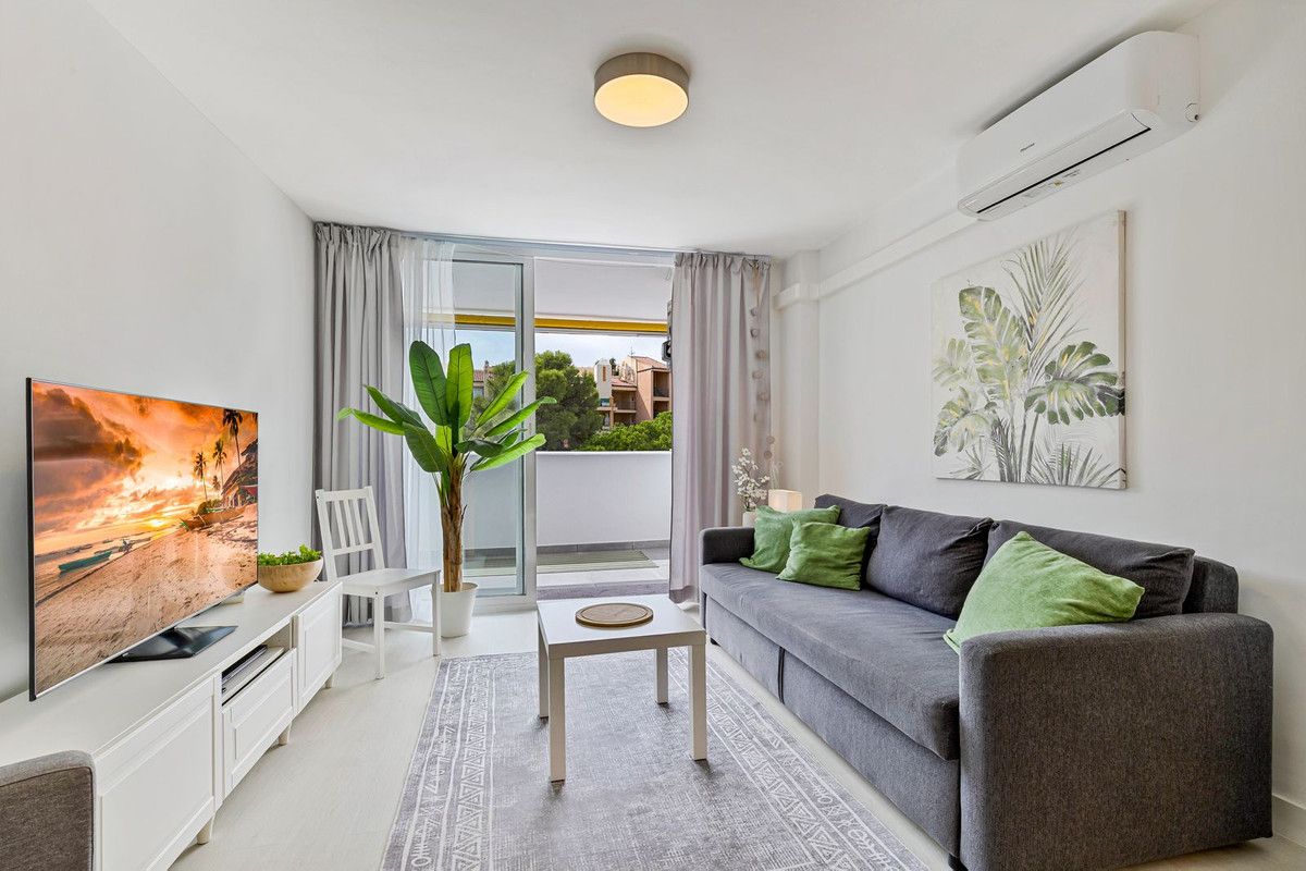 Middle Floor Apartment in Torreblanca, Torreblanca, 1/12