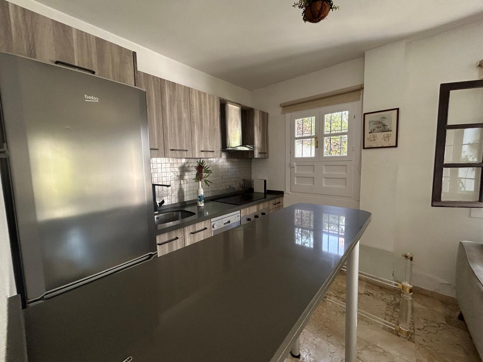 Gelijkvloers appartement in Estepona, Benamara, Estepona, 12/12