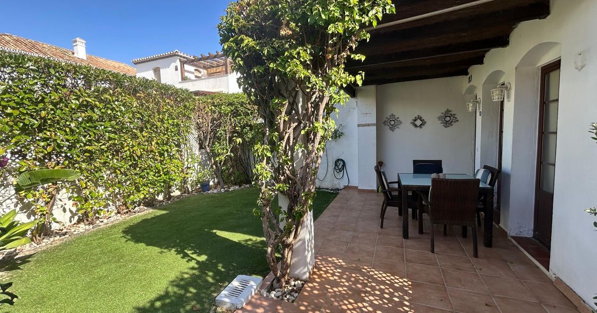 Gelijkvloers appartement in Estepona, Benamara, Estepona, 10/12