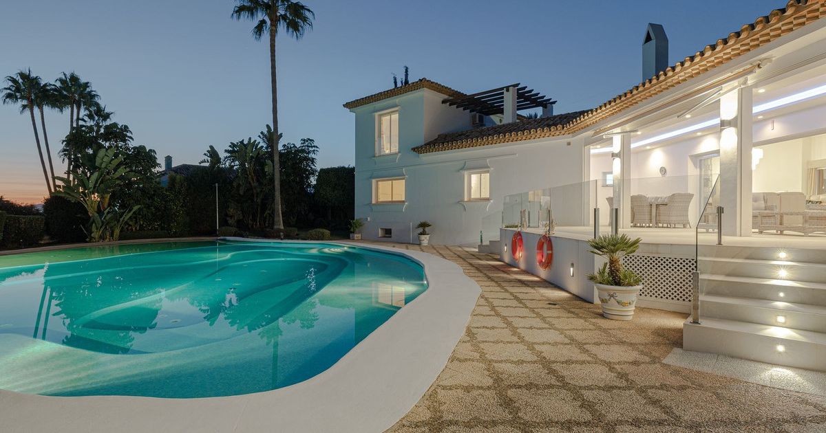 Detached Villa in El Paraiso, El Paraiso, 2/12