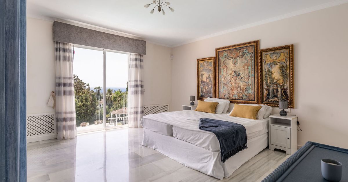 Detached Villa in El Paraiso, El Paraiso, 11/12