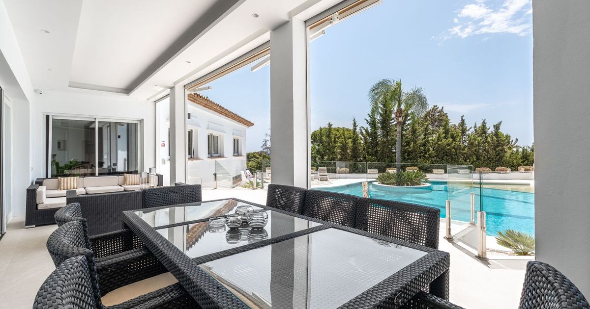 Detached Villa in El Paraiso, El Paraiso, 7/12