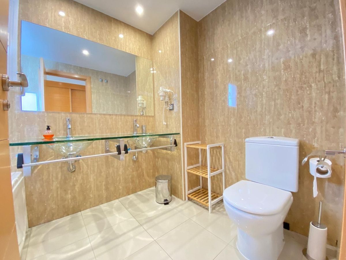 Mittelgeschoss-Wohnung in Estepona, Estepona, 12/12