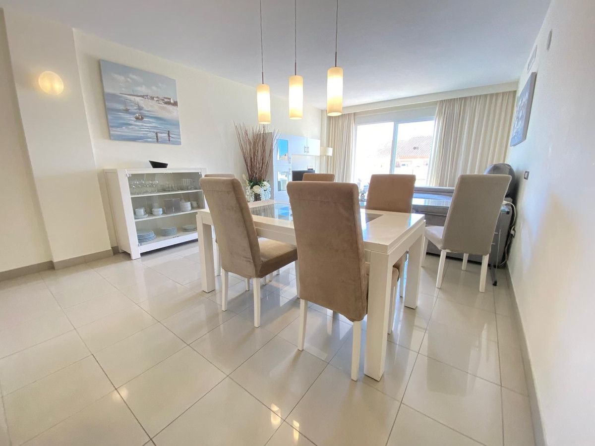 Mittelgeschoss-Wohnung in Estepona, Estepona, 3/12