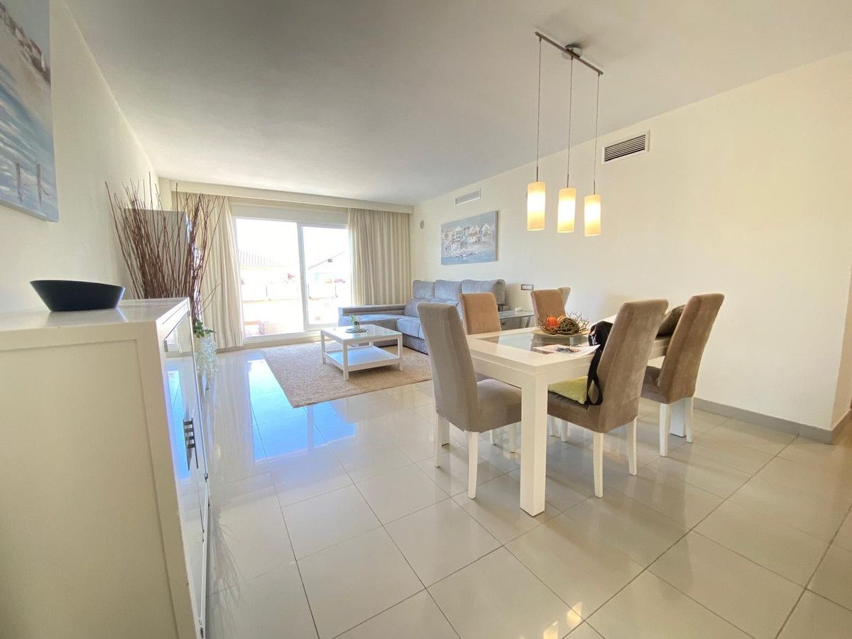 Mittelgeschoss-Wohnung in Estepona, Estepona, 6/12